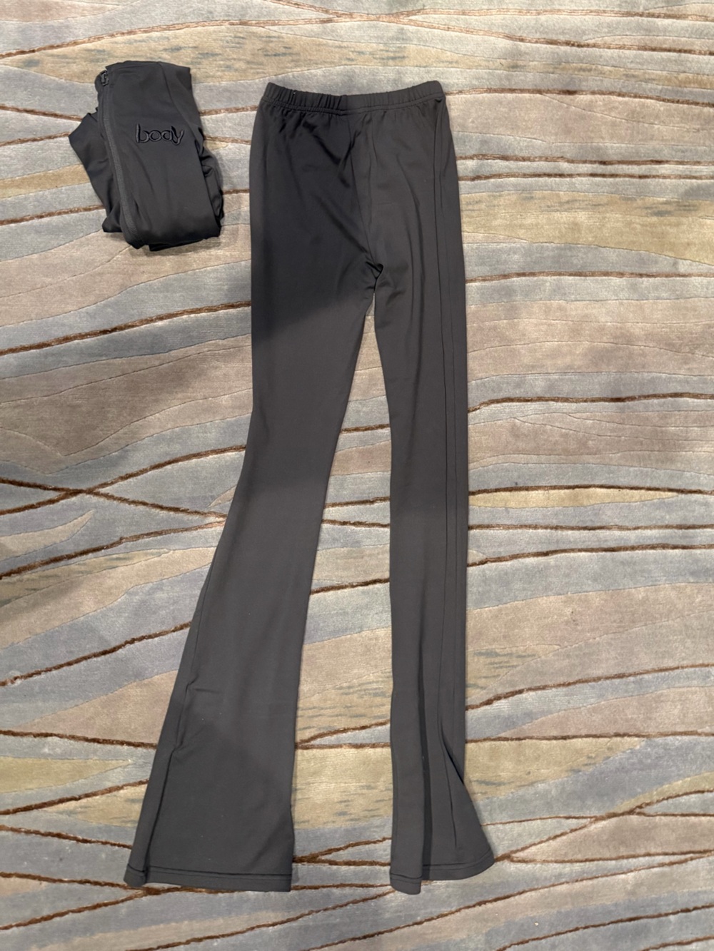 Body by Raven Body Basics Set (FLARED) in Charcoal (XS) - Picture 5 of 8